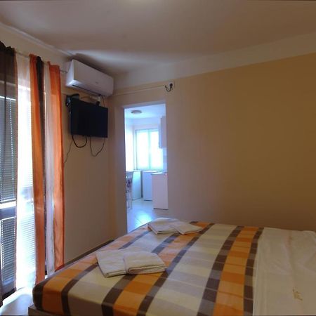 Apartments Astel Bar Luaran gambar