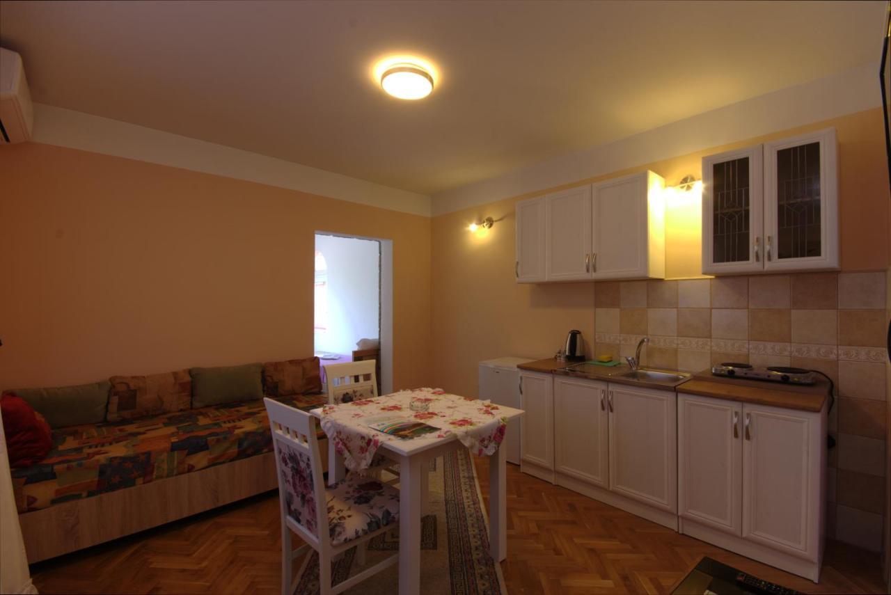 Apartments Astel Bar Luaran gambar