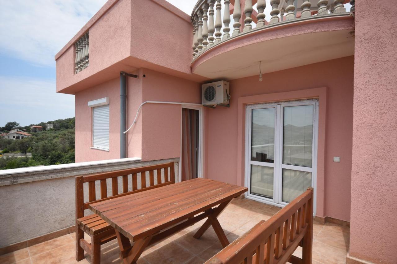 Apartments Astel Bar Luaran gambar