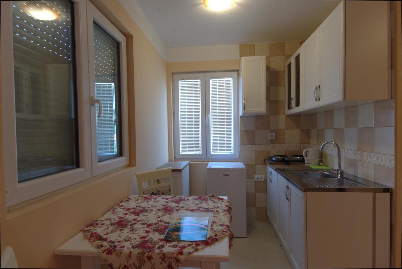 Apartments Astel Bar Luaran gambar