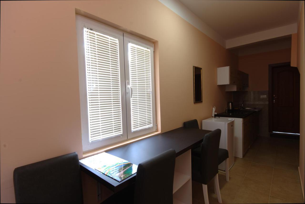 Apartments Astel Bar Luaran gambar